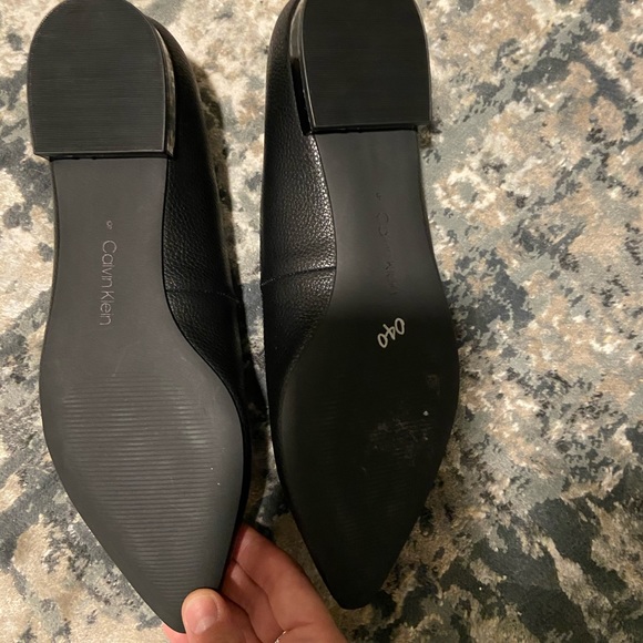 new Calvin Klein leather flats! New without tags! - Picture 3 of 5